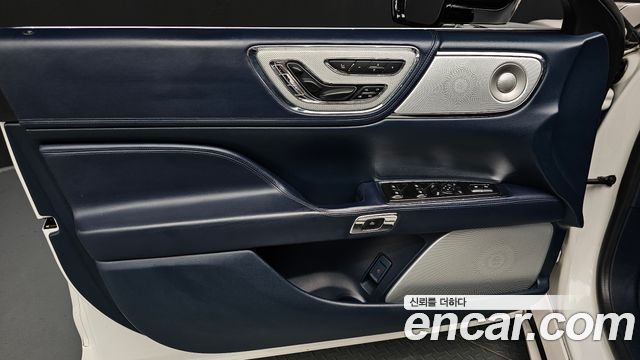 Lincoln Continental (X) 3.0 Presidential AWD 2018 — фото 24