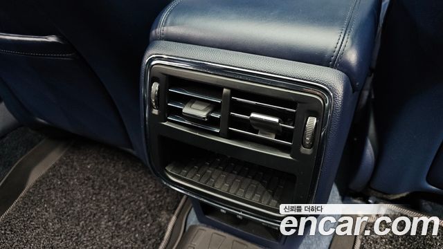 Lincoln Continental (X) 3.0 Presidential AWD 2018 — фото 31