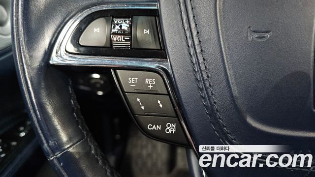 Lincoln Continental (X) 3.0 Presidential AWD 2018 — фото 33