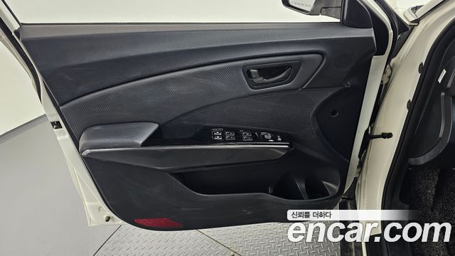 KG Mobility (SsangYong) Very New Tivoli Gasoline 1.5 2WD V3 Special 2021 — фото 24