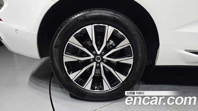 Volvo XC60 (II) B5 Ultra Bright 2025 — фото 5