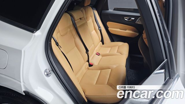 Volvo XC60 (II) B5 Ultra Bright 2025 — фото 12