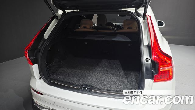 Volvo XC60 (II) B5 Ultra Bright 2025 — фото 17