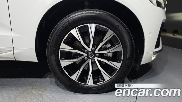 Volvo XC60 (II) B5 Ultra Bright 2025 — фото 21