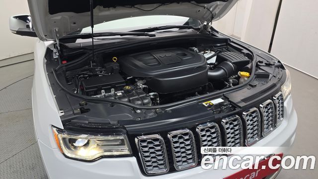 Jeep Grand Cherokee 3.6 Summit WK2 2021 — фото 6