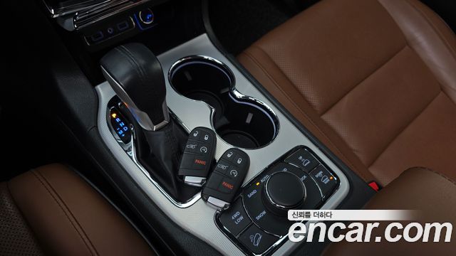 Jeep Grand Cherokee 3.6 Summit WK2 2021 — фото 9