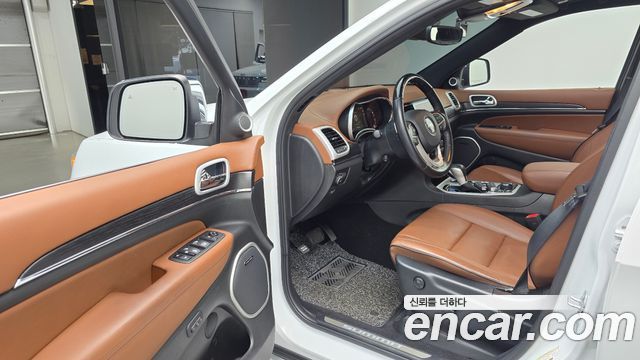 Jeep Grand Cherokee 3.6 Summit WK2 2021 — фото 10