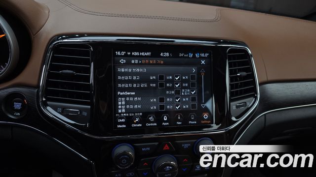 Jeep Grand Cherokee 3.6 Summit WK2 2021 — фото 15