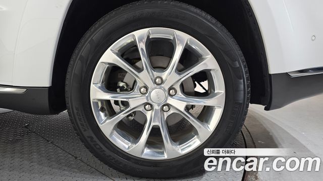 Jeep Grand Cherokee 3.6 Summit WK2 2021 — фото 21
