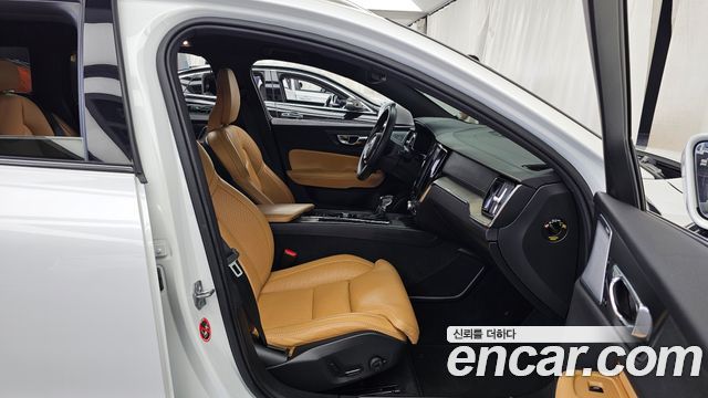 Volvo V60 Cross Keonteuri (II) T5 Pro AWD 2020 — фото 11