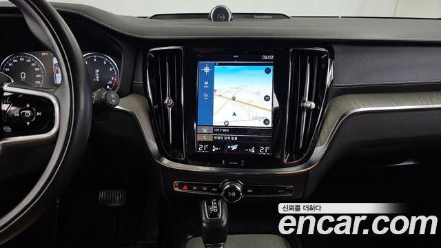 Volvo V60 Cross Keonteuri (II) T5 Pro AWD 2020 — фото 20