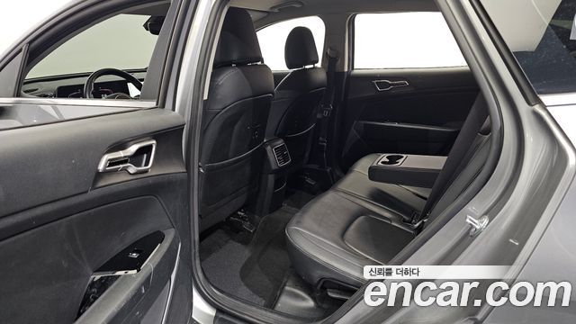 Kia Sportage (V) Diesel 2.0 2WD Prestige 2023 — фото 12