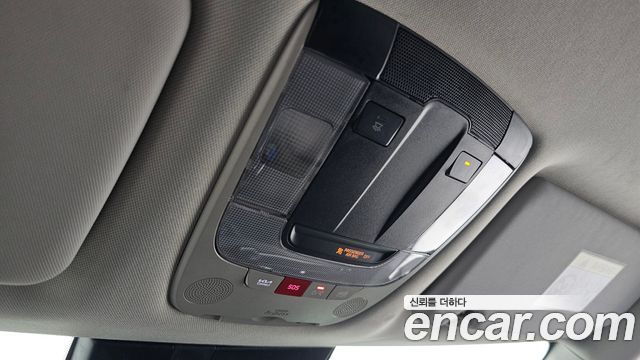 Kia Sportage (V) Diesel 2.0 2WD Prestige 2023 — фото 16