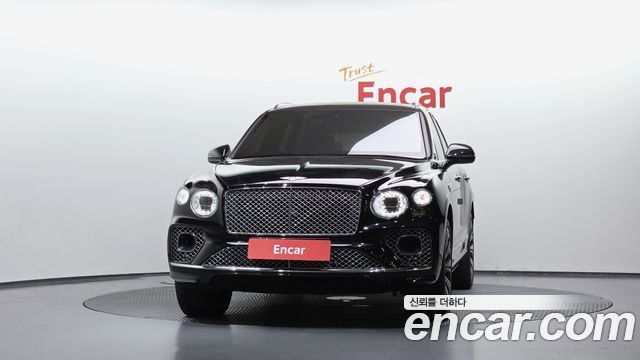 Bentley Bentayga 4.0 V8 Azure 2023 — фото 3