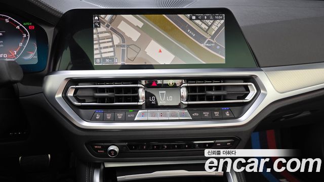 BMW 4 Series (G22) M440i xDrive Convertible 2023 — фото 17