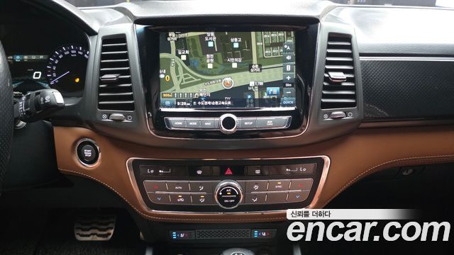 KG Mobility (SsangYong) Rexton Sports Khan Diesel 2.2 4WD Noblesse (5-Link) 2020 — фото 14