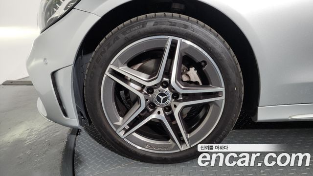 Mercedes-Benz C-Class (W205) C200 AMG Line 2021 — фото 5