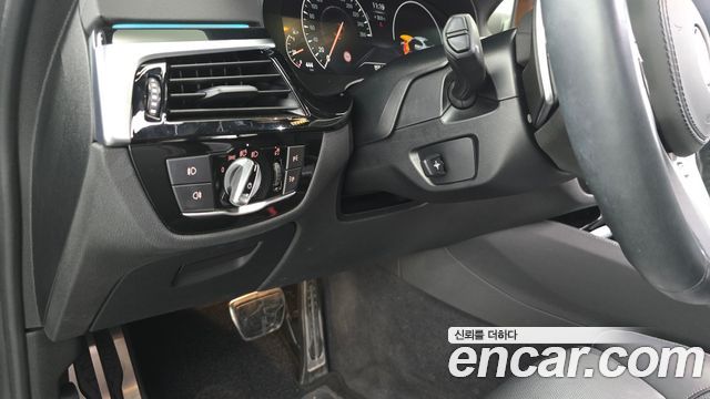 BMW 5 Series (G30) 530i M Sport Package Plus 2019 — фото 17