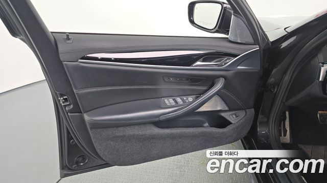 BMW 5 Series (G30) 530i M Sport Package Plus 2019 — фото 24