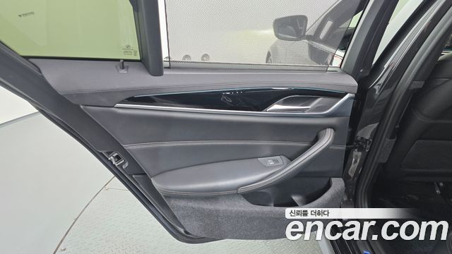 BMW 5 Series (G30) 530i M Sport Package Plus 2019 — фото 25