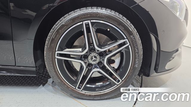 Mercedes-Benz CLA-Class (C118) CLA250 4MATIC 2023 — фото 5