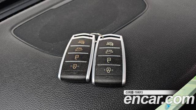 Genesis G80 3.3 GDI AWD Premium Luxury 2017 — фото 15