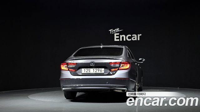 Honda Accord (X) 2.0 Hybrid Touring 2018 — фото 4