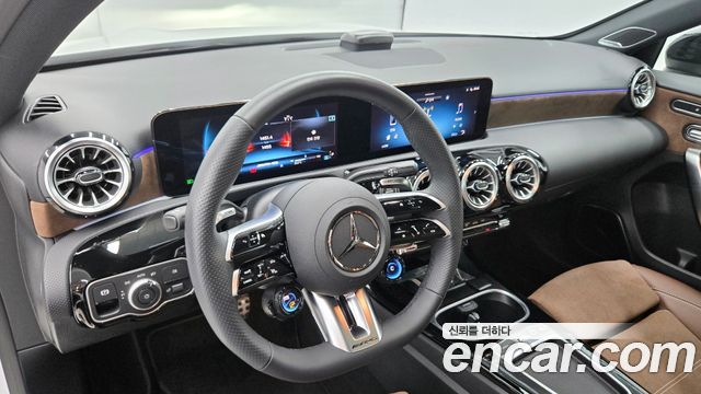 Mercedes-Benz A-Class (W177) AMG A45 4MAITC+ Hatchback 2025 — фото 17