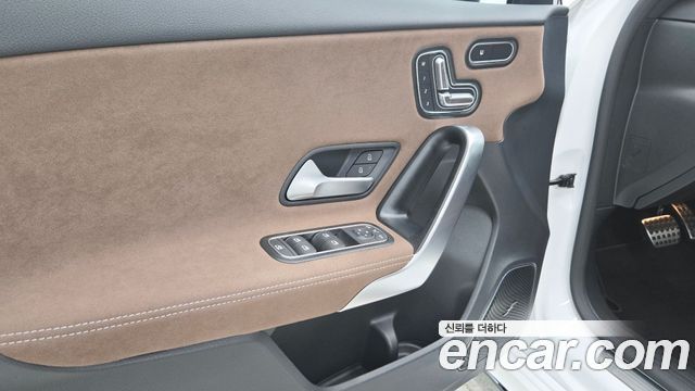 Mercedes-Benz A-Class (W177) AMG A45 4MAITC+ Hatchback 2025 — фото 19
