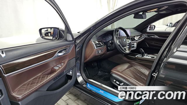 BMW 7 Series (G11) 730d xDrive Design Pure Excellence 2021 — фото 10