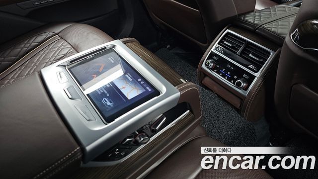BMW 7 Series (G11) 730d xDrive Design Pure Excellence 2021 — фото 18