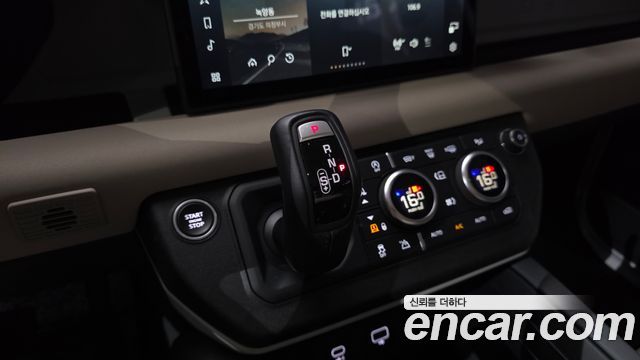 Land Rover Defender (L663) 110 D250 S 2022 — фото 9