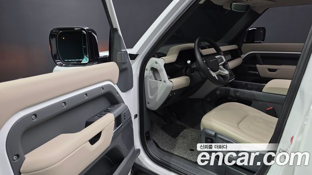 Land Rover Defender (L663) 110 D250 S 2022 — фото 10