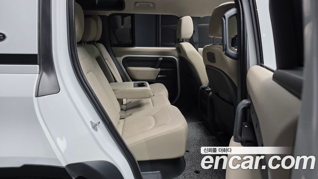 Land Rover Defender (L663) 110 D250 S 2022 — фото 12