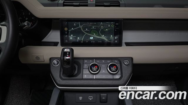 Land Rover Defender (L663) 110 D250 S 2022 — фото 14