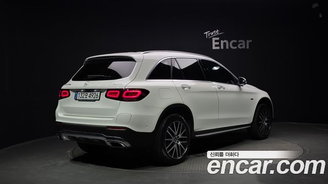 Mercedes-Benz GLC-Class (X253) GLC300e 4MATIC 2021 — фото 2