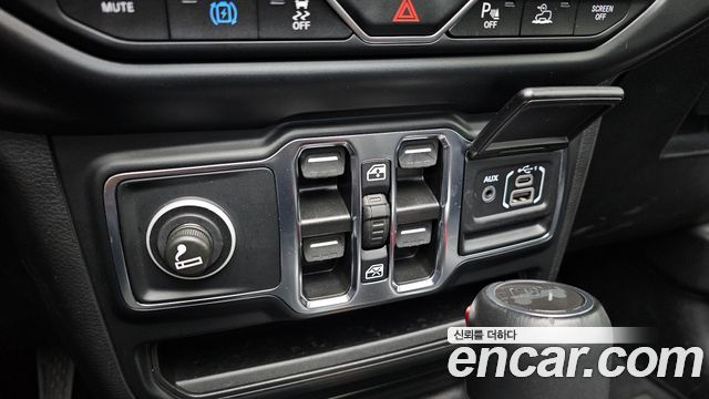 Jeep Wrangler (JL) 2.0 Overland Power Top 4Door 4xe 2022 — фото 21