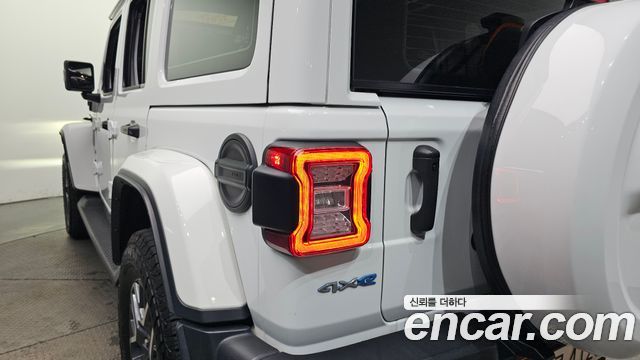 Jeep Wrangler (JL) 2.0 Overland Power Top 4Door 4xe 2022 — фото 29