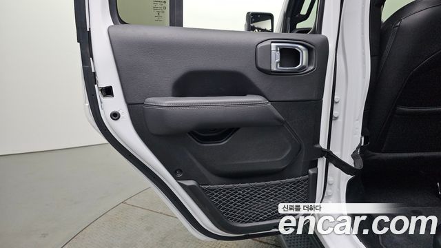 Jeep Wrangler (JL) 2.0 Overland Power Top 4Door 4xe 2022 — фото 31