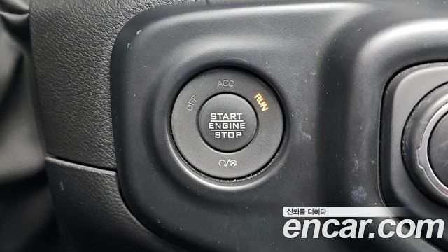 Jeep Wrangler (JL) 2.0 Overland Power Top 4Door 4xe 2022 — фото 35