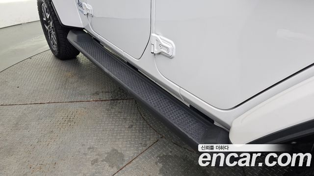 Jeep Wrangler (JL) 2.0 Overland Power Top 4Door 4xe 2022 — фото 36