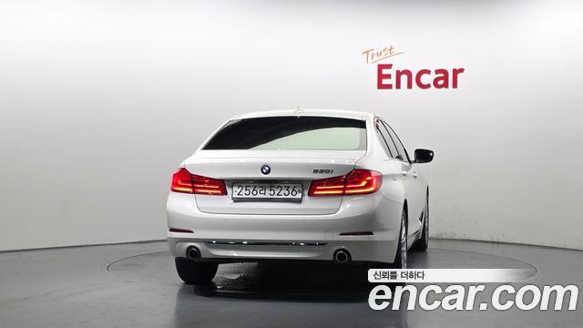 BMW 5 Series (G30) 530i Luxury Plus 2019 — фото 4