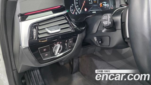 BMW 5 Series (G30) 530i Luxury Plus 2019 — фото 15