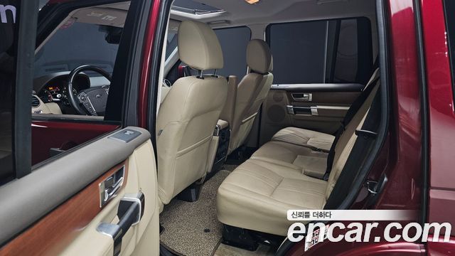 Land Rover Discovery 4 3.0 SDV6 SE 2016 — фото 12