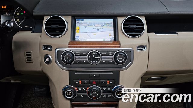 Land Rover Discovery 4 3.0 SDV6 SE 2016 — фото 14
