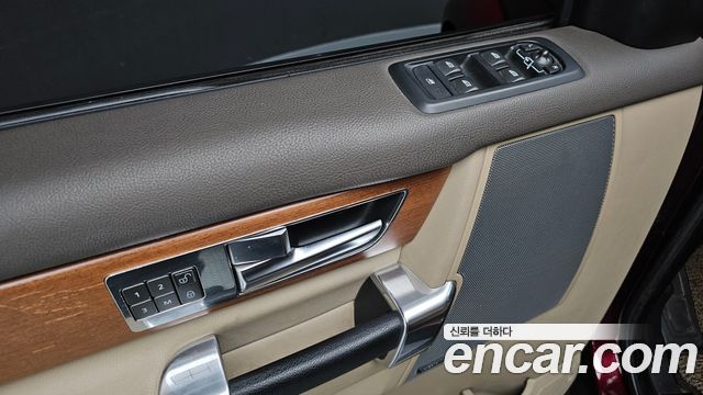 Land Rover Discovery 4 3.0 SDV6 SE 2016 — фото 17
