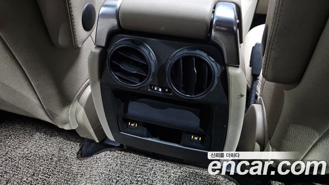 Land Rover Discovery 4 3.0 SDV6 SE 2016 — фото 18