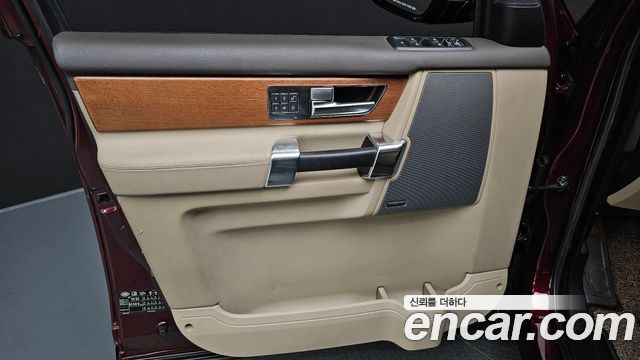 Land Rover Discovery 4 3.0 SDV6 SE 2016 — фото 24