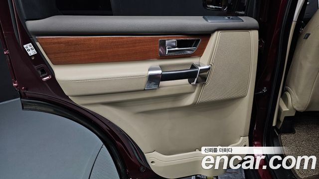 Land Rover Discovery 4 3.0 SDV6 SE 2016 — фото 25