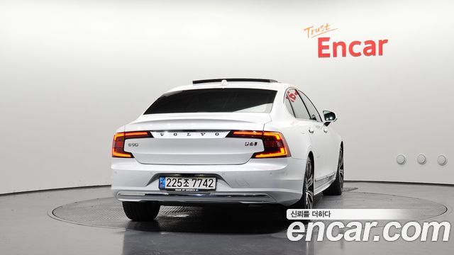 Volvo S90 B6 AWD Ultimate Bright 2023 — фото 4
